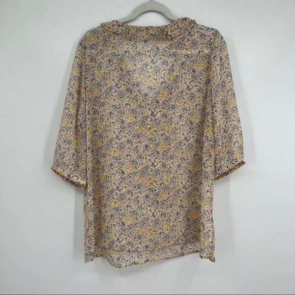 Old Navy Floral Sheer Lightweight Quarter Sleeves Ruffle Button V-Neckline Top - Picture 9 of 11